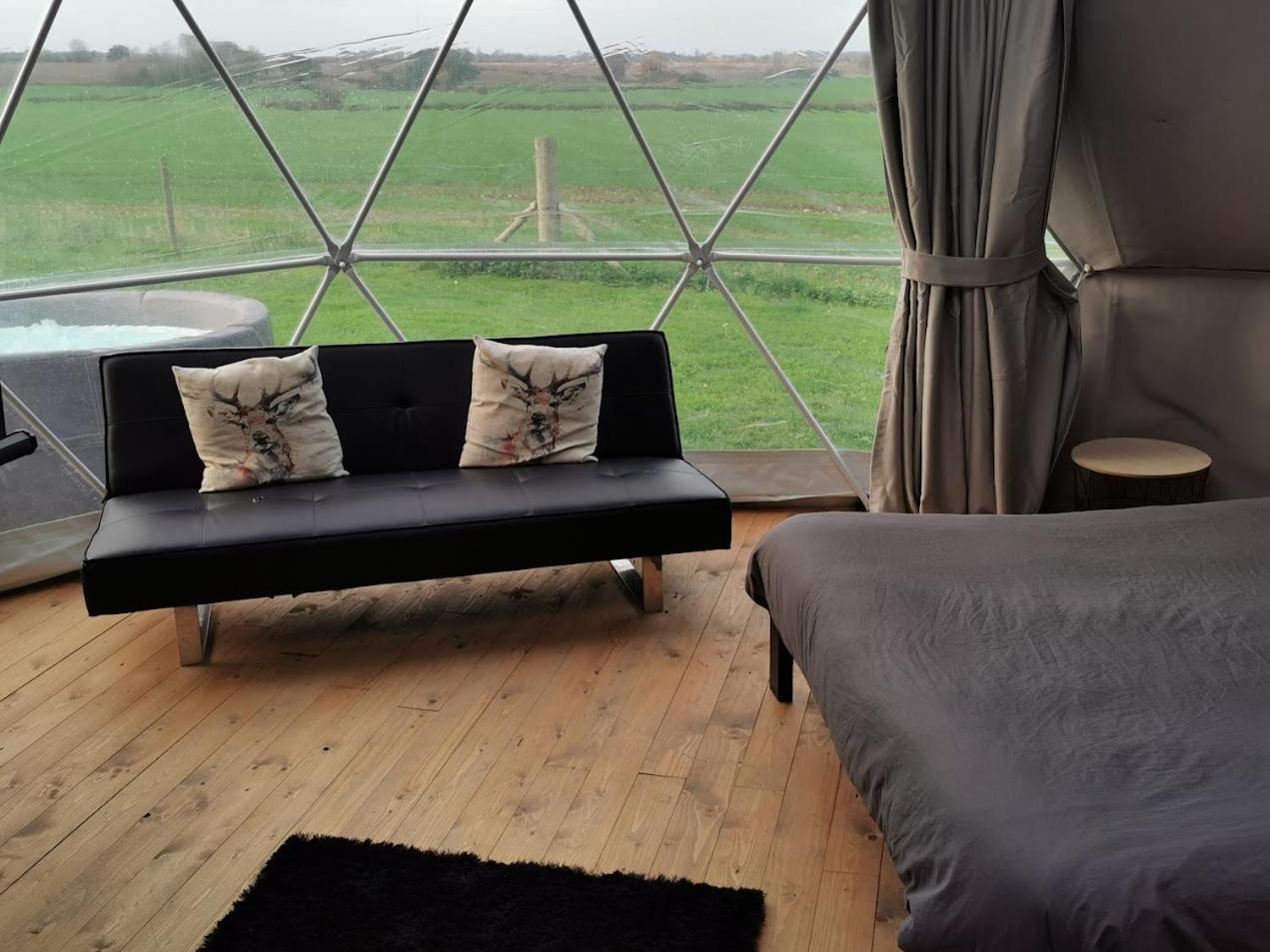 LangworthLincoln Star Dome, Hot Tub, Bbqアパートメント エクステリア 写真